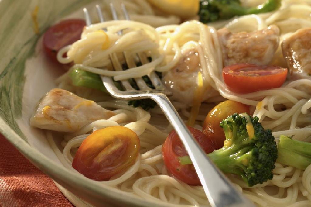 Kevyt ja helppo kana parsakaalilla ja pastan reseptillä
