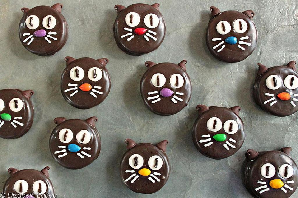 Kucing Coklat-Kucing Hitam