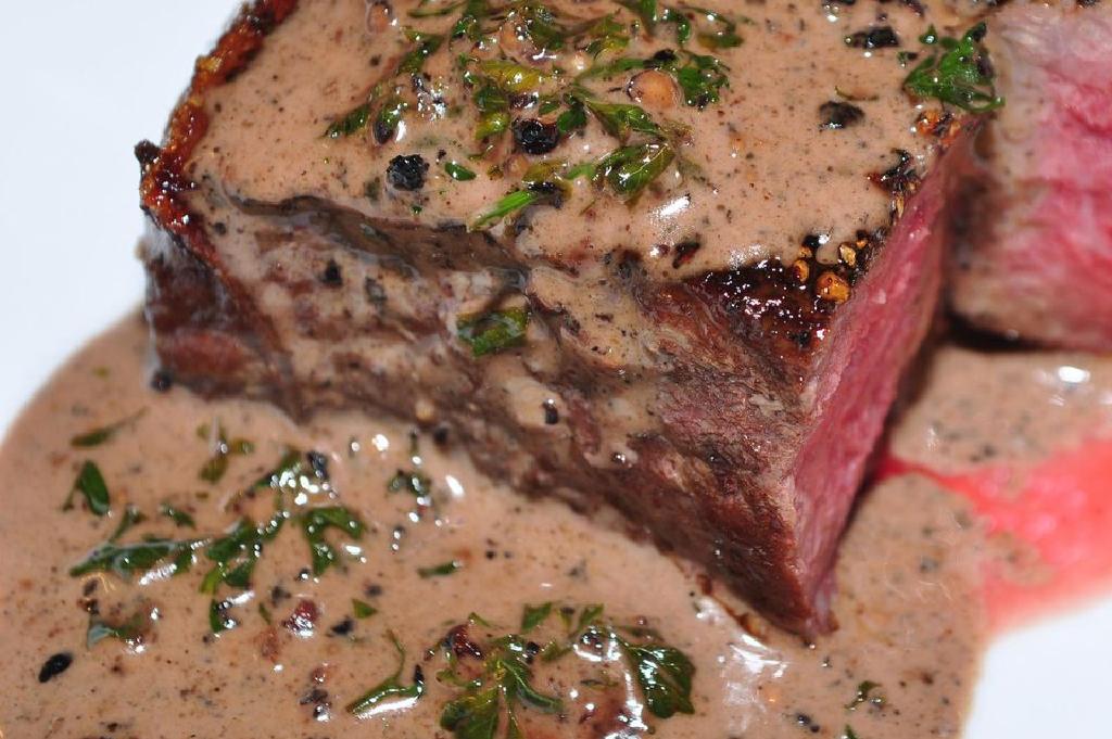 Filet Mignon Con La Ricetta Della Salsa Di Senape All Aglio