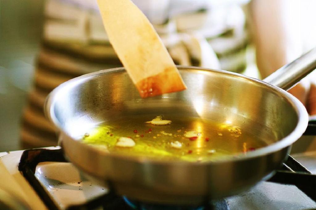 Cara Buang Minyak Masak Yang Digunakan