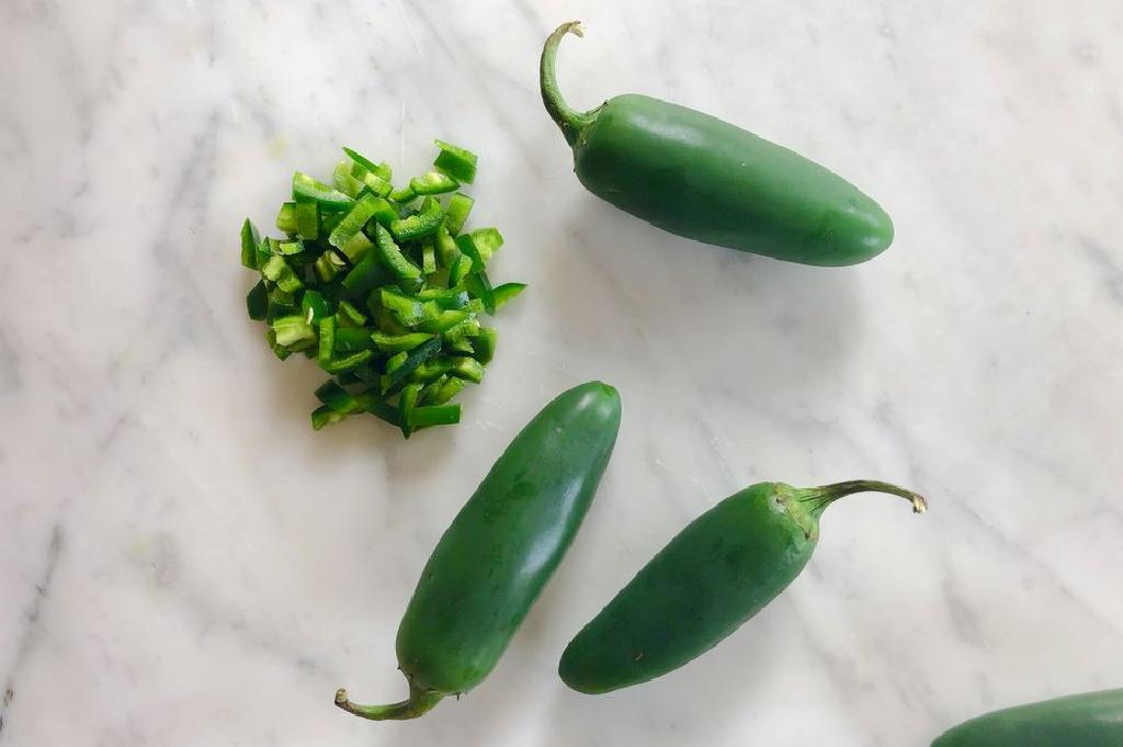 Le Moyen Facile De Couper Jalapeño Chiles