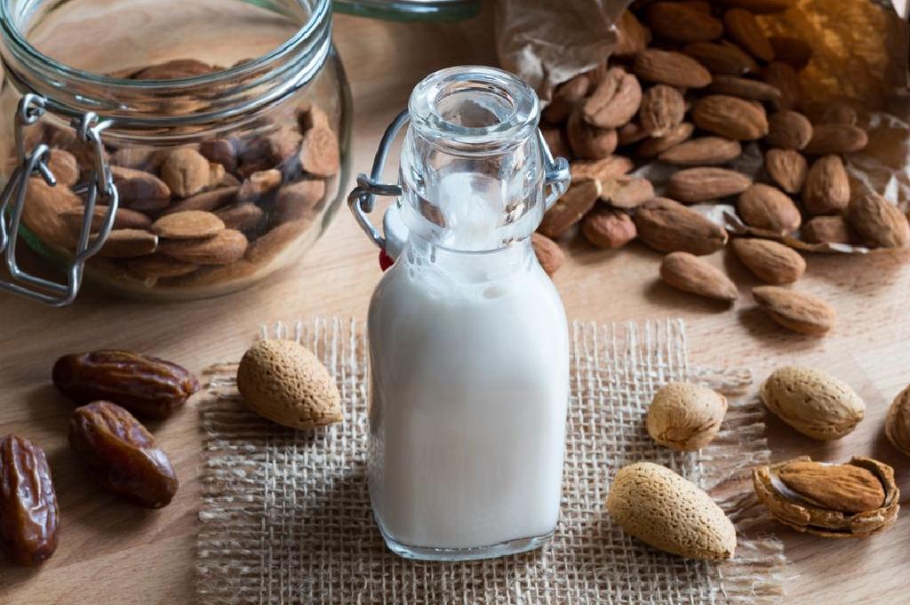 Delegeren Arab Weggooien Wat zijn enkele goede, niet-zuivel veganistische substituten voor melk?